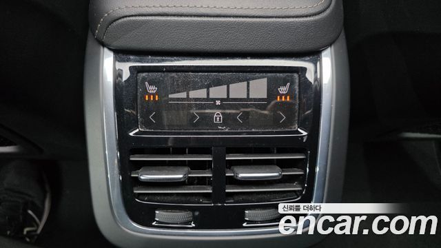 Volvo XC60 2022 — photo 18
