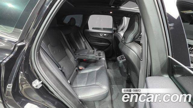 Volvo XC60 2022 — photo 19
