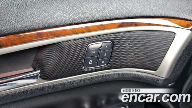 Lincoln MKZ 2015 — photo 19
