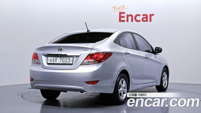 Hyundai Accent 2012 — photo 2