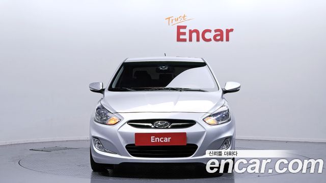 Hyundai Accent 2012 — photo 3