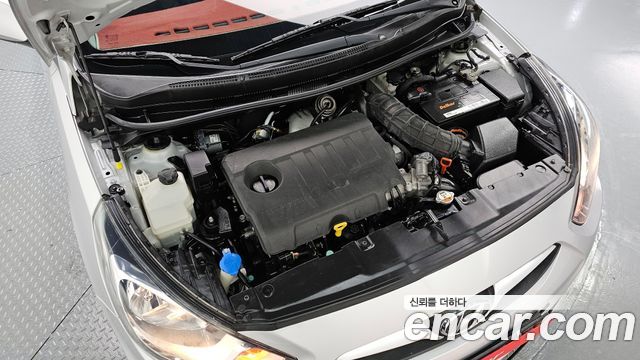 Hyundai Accent 2012 — photo 6
