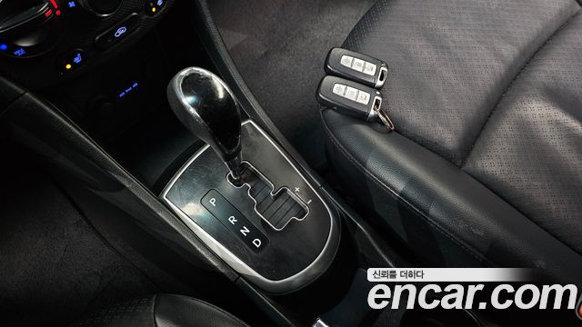 Hyundai Accent 2012 — photo 9
