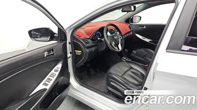 Hyundai Accent 2012 — photo 11