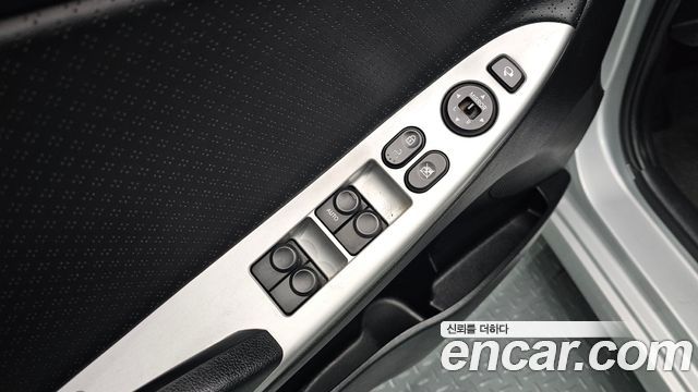 Hyundai Accent 2012 — photo 12
