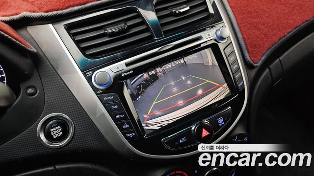 Hyundai Accent 2012 — photo 16