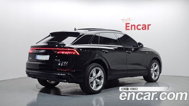 Audi Q8 2023 — photo 2