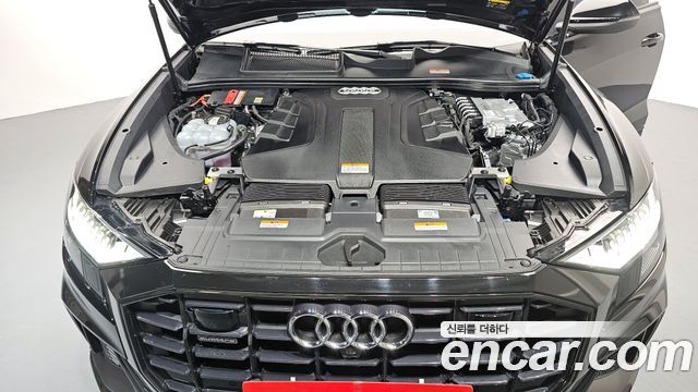 Audi Q8 2023 — photo 6