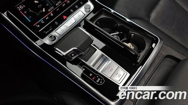 Audi Q8 2023 — photo 9