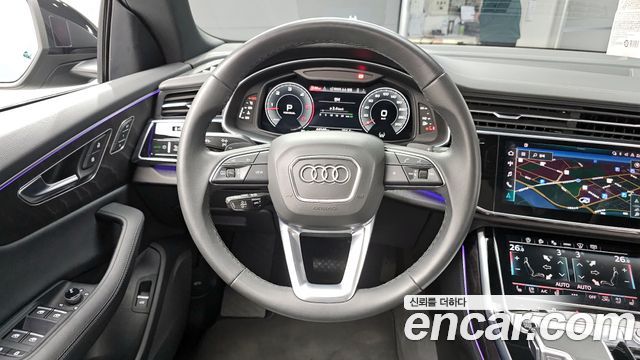 Audi Q8 2023 — photo 13