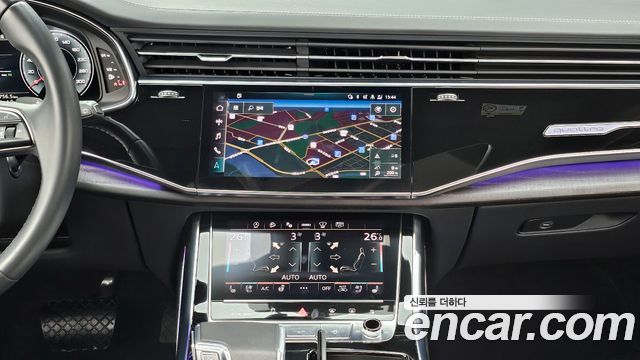 Audi Q8 2023 — photo 19