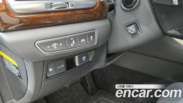 Genesis EQ900 2016 — photo 14