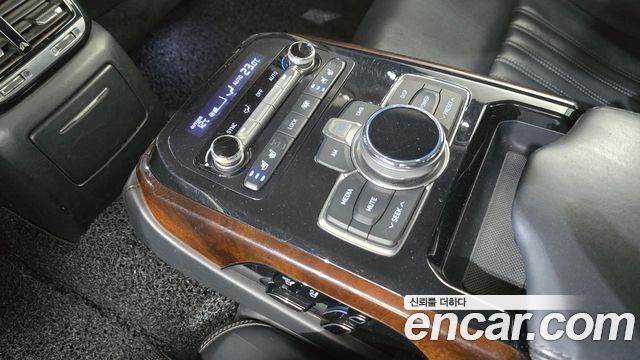 Genesis EQ900 2016 — photo 18