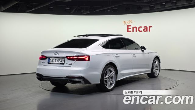 Audi A5 2023 — photo 2