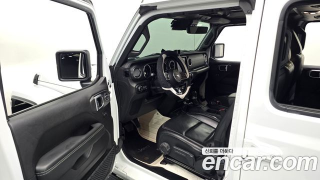 Jeep Wrangler 2019 — photo 11