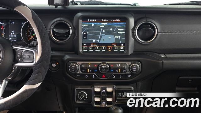 Jeep Wrangler 2019 — photo 16