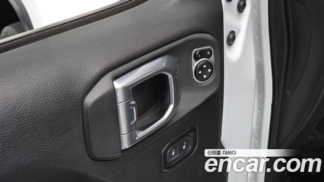 Jeep Wrangler 2019 — photo 17
