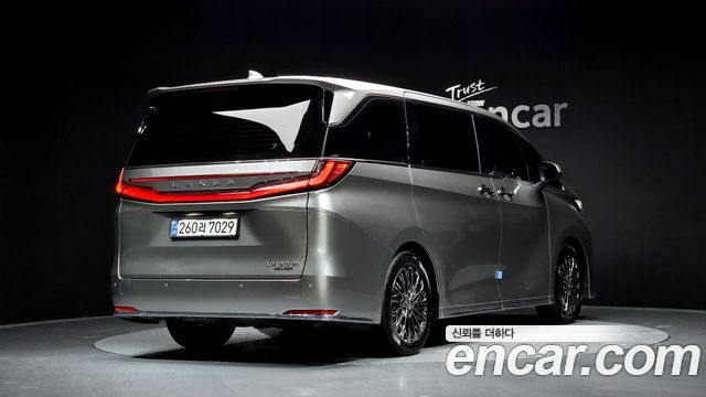 Lexus LM 2025 — photo 2