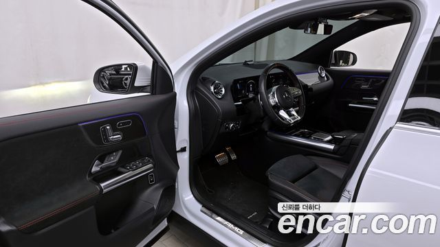Mercedes-Benz GLA-Class 2023 — photo 10