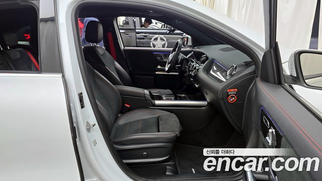 Mercedes-Benz GLA-Class 2023 — photo 11