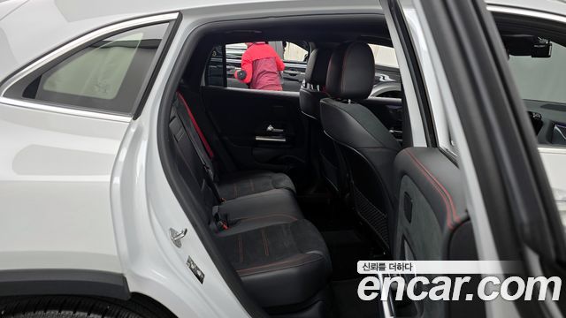 Mercedes-Benz GLA-Class 2023 — photo 12