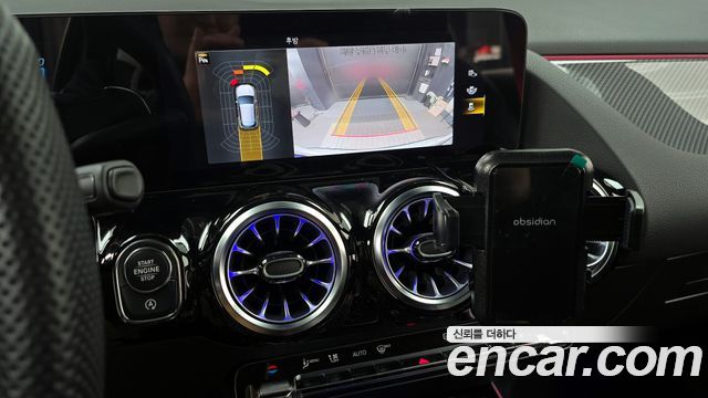 Mercedes-Benz GLA-Class 2023 — photo 13
