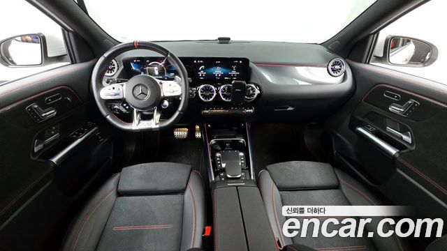 Mercedes-Benz GLA-Class 2023 — photo 8
