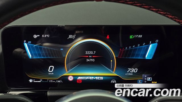 Mercedes-Benz GLA-Class 2023 — photo 9