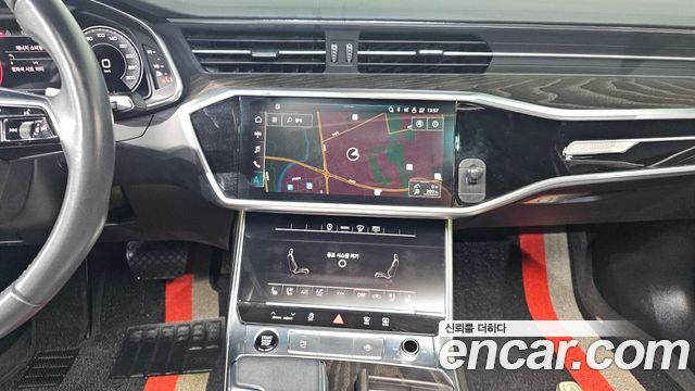 Audi A6 2021 — photo 14