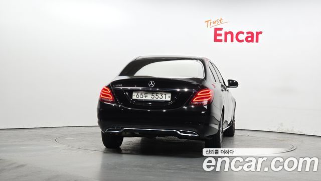 Mercedes-Benz C-Class 2017 — photo 4