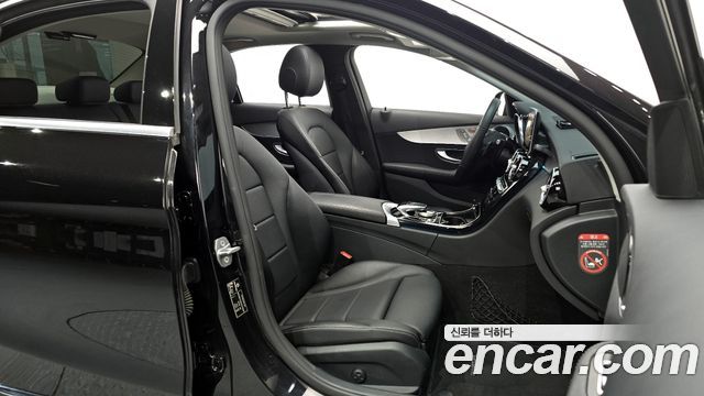 Mercedes-Benz C-Class 2017 — photo 10