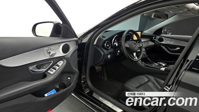 Mercedes-Benz C-Class 2017 — photo 11