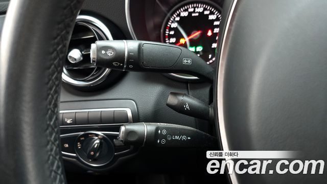Mercedes-Benz C-Class 2017 — photo 17