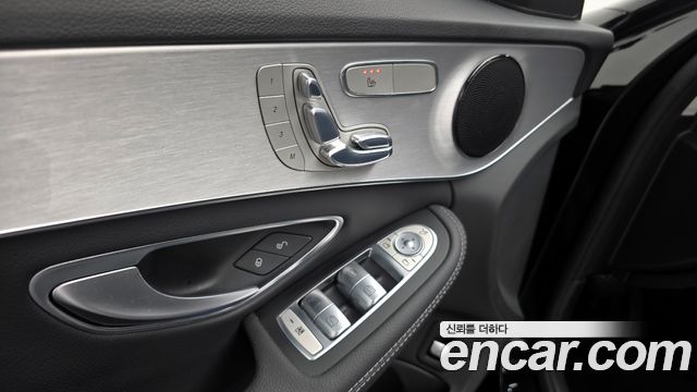 Mercedes-Benz C-Class 2017 — photo 19