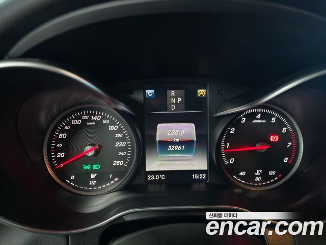 Mercedes-Benz C-Class 2017 — photo 28
