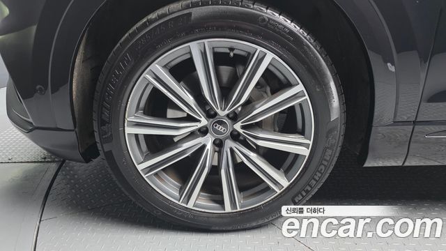 Audi Q8 2021 — photo 5