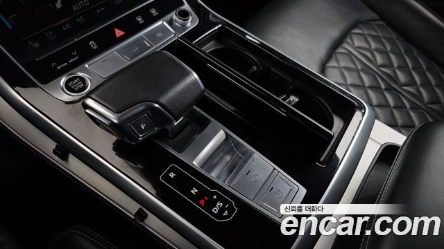 Audi Q8 2021 — photo 9