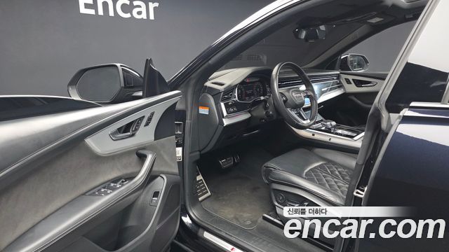 Audi Q8 2021 — photo 10