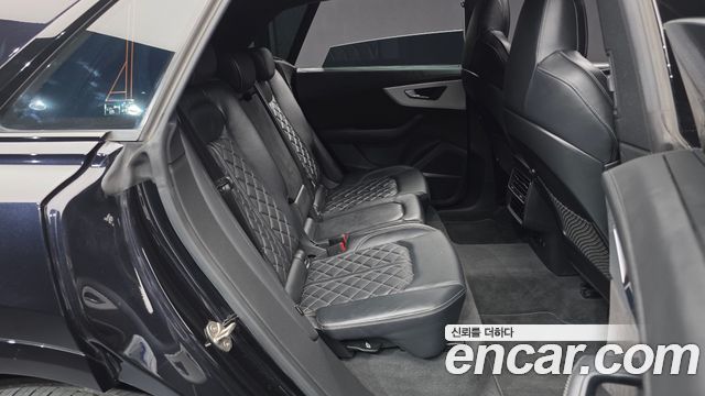 Audi Q8 2021 — photo 12