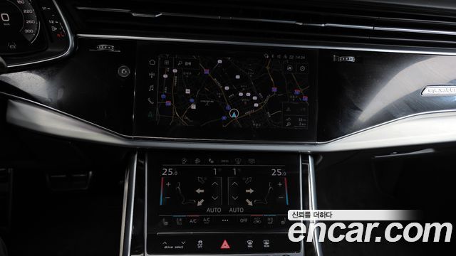 Audi Q8 2021 — photo 14