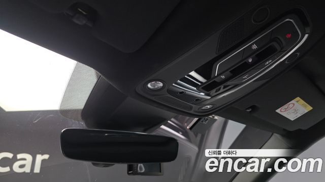 Audi Q8 2021 — photo 19