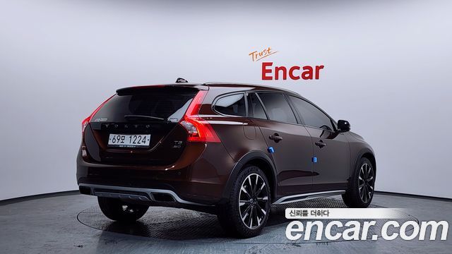 Volvo V60 2016 — photo 2