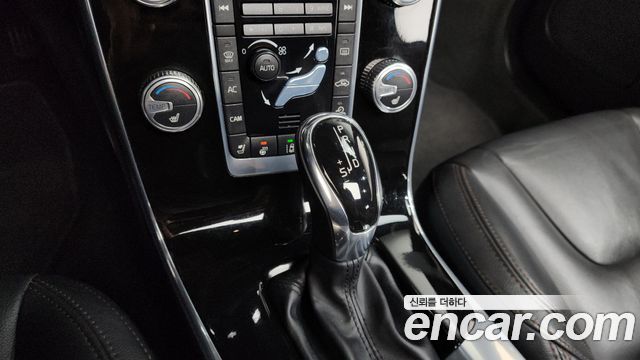 Volvo V60 2016 — photo 9
