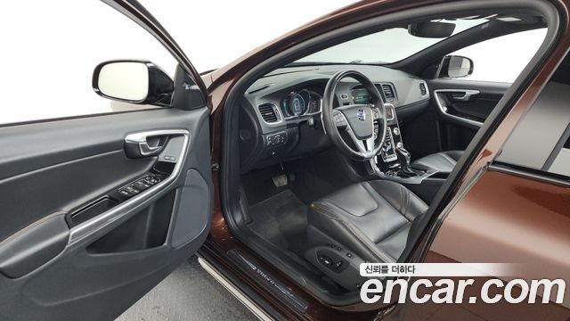 Volvo V60 2016 — photo 10