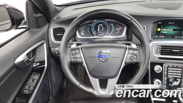 Volvo V60 2016 — photo 13
