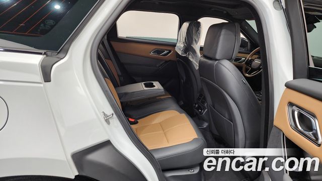 Land Rover Range Rover Velar 2025 — photo 12
