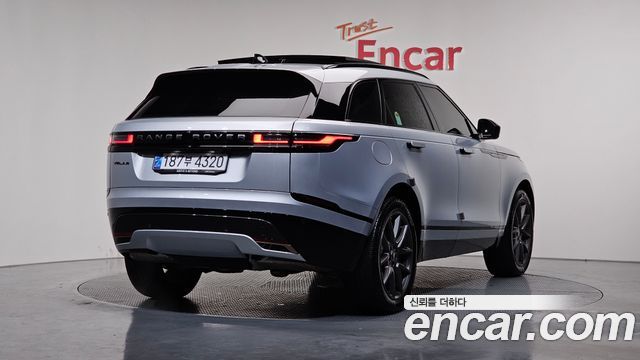 Land Rover Range Rover Velar 2025 — photo 2