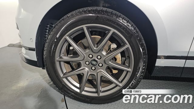 Land Rover Range Rover Velar 2025 — photo 5