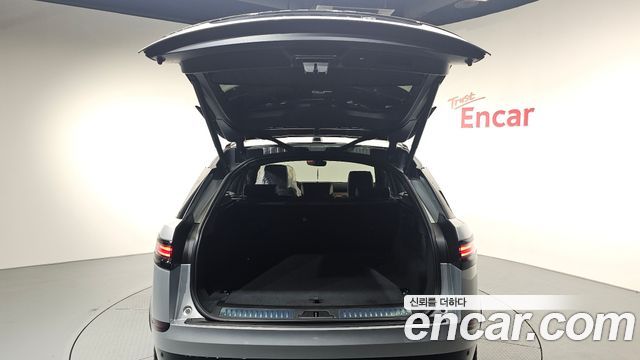 Land Rover Range Rover Velar 2025 — photo 20