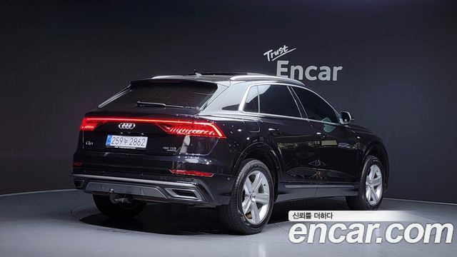 Audi Q8 2021 — photo 2